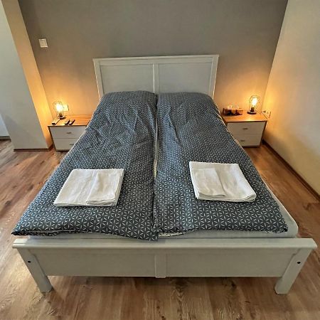 Hanna Apartman Debrecen Eksteriør billede